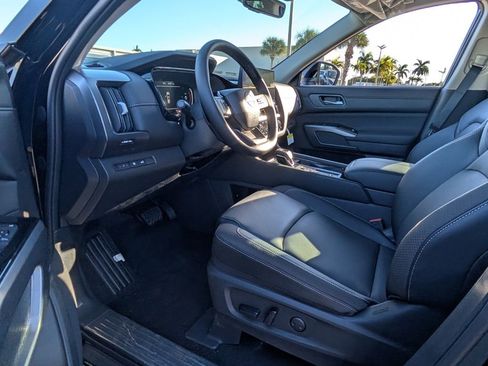 New 2026 Nissan Pathfinder SL image 11