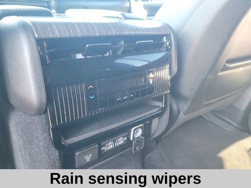 Used 2024 Jeep Wagoneer L Series II RWD image 19