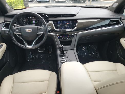 Used 2024 Cadillac XT6 Sport w/ Technology Package AWD/4WD image 18