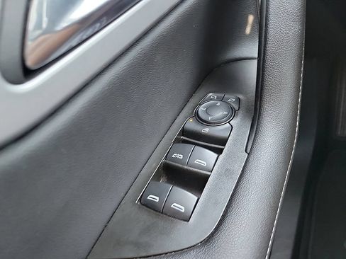 Used 2025 Chevrolet Blazer LT FWD image 13