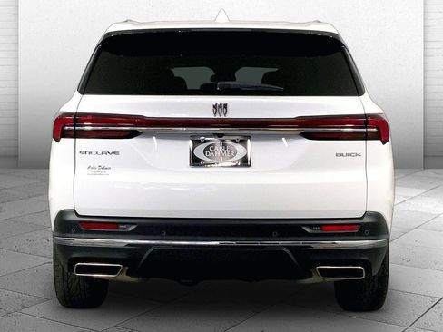 Used 2025 Buick Enclave Preferred FWD image 3