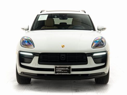 Used 2025 Porsche Macan image 33