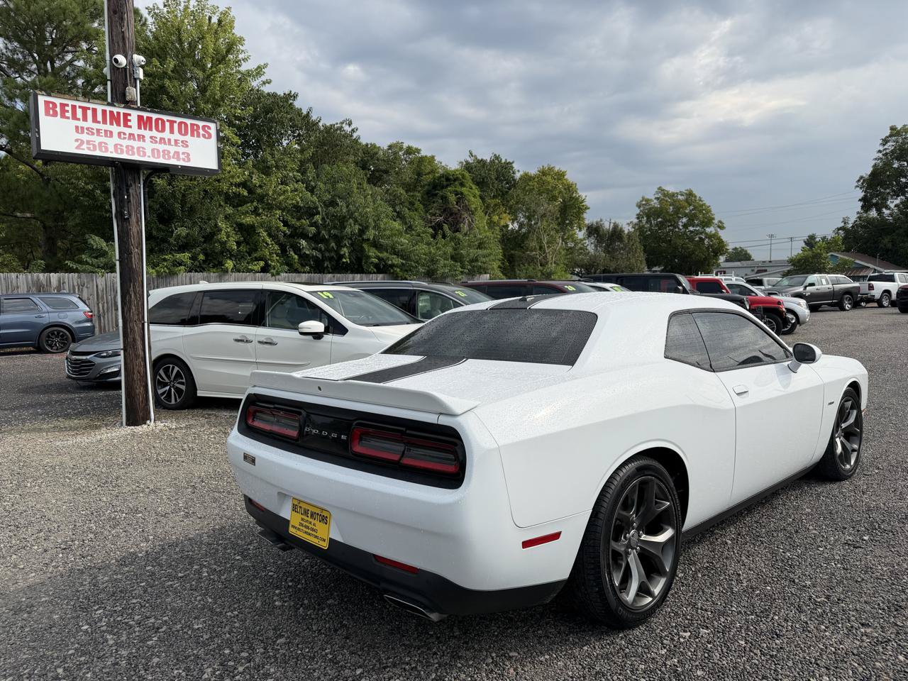 Used 2015 Dodge Challenger R/T w/ Quick Order Package 28B R/T RWD image 2