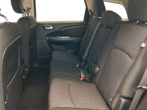 Used 2020 Dodge Journey SE w/ SE Popular Equipment Group FWD image 18