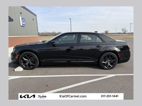 Used 2022 Chrysler 300 S image 1