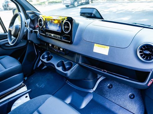 New 2026 Mercedes-Benz Sprinter 2500 image 10