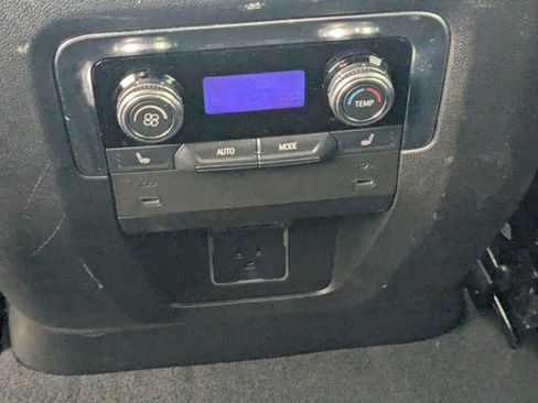 Certified 2025 GMC Yukon Denali image 26