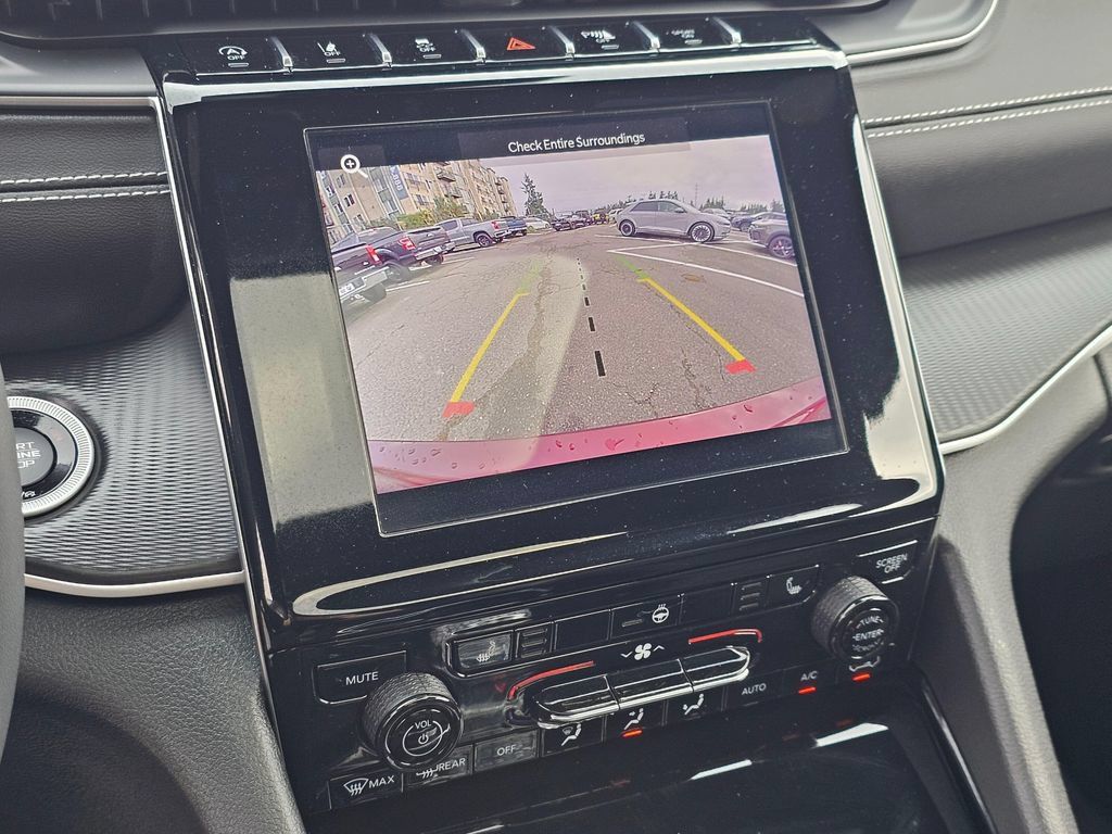 Used 2023 Jeep Grand Cherokee L Laredo AWD/4WD image 28