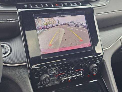 Used 2023 Jeep Grand Cherokee L Laredo AWD/4WD image 28