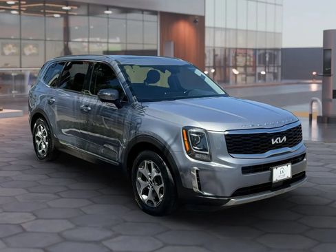 Used 2022 Kia Telluride EX w/ Towing Package AWD/4WD image 8