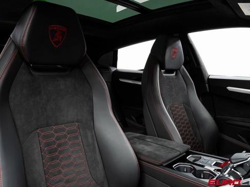 Used 2022 Lamborghini Urus *HIGH GLOSS BLACK STYLE PACKAG image 34