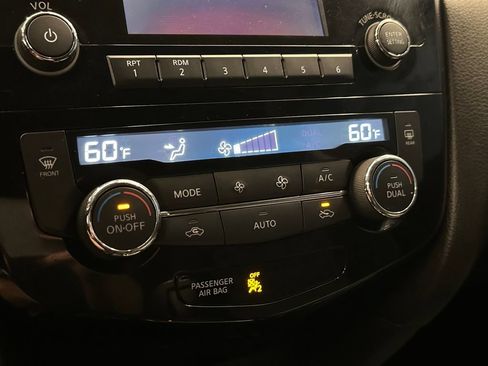 Used 2018 Nissan Rogue Sport SV AWD/4WD image 15