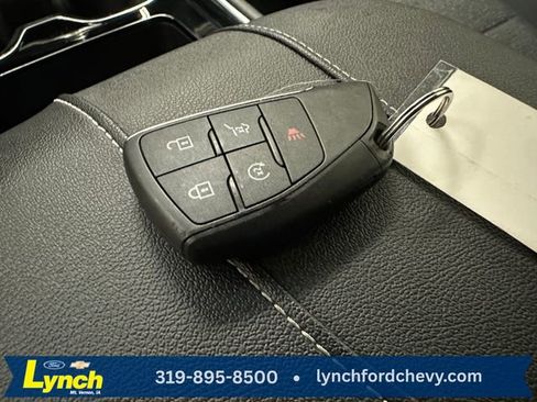 Used 2025 Chevrolet Traverse LT image 16