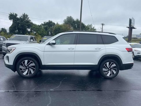 Certified 2026 Volkswagen Atlas SE FWD image 4