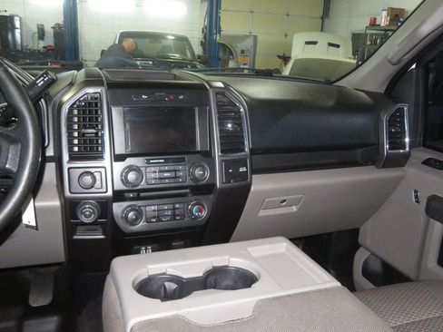 Used 2016 Ford F150 XLT w/ Equipment Group 302A Luxury AWD/4WD image 37