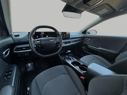 Used 2025 Kia K4 FWD image 25