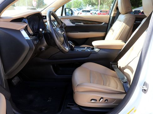 Used 2022 Cadillac XT6 Premium Luxury w/ Platinum Package image 21