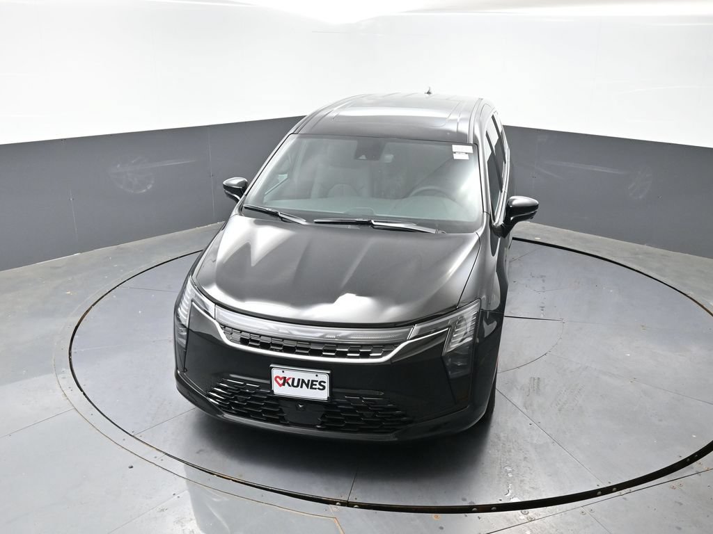 New 2027 Chrysler Pacifica Select w/ Family Tech Group FWD image 34