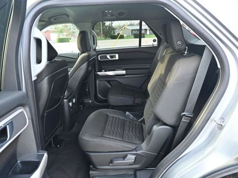 Used 2020 Ford Explorer XLT w/ Comfort Package AWD/4WD image 25