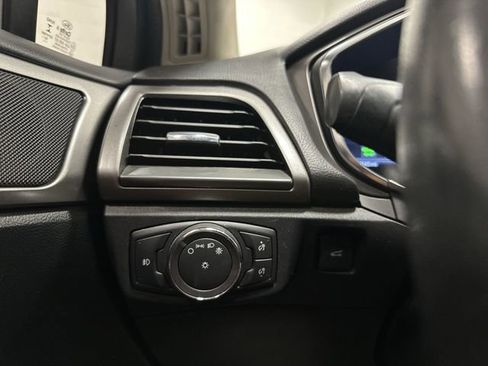 Used 2017 Ford Fusion SE w/ Equipment Group 601A FWD image 19