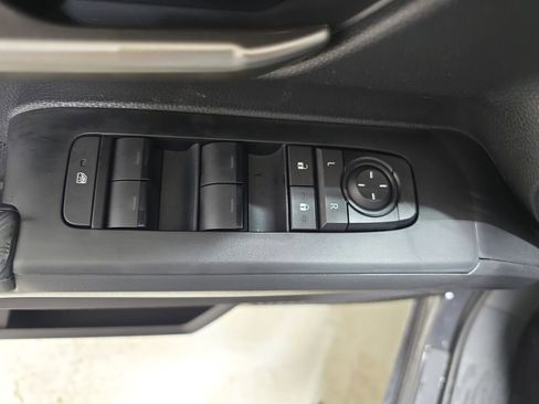 Used 2025 Toyota Tacoma TRD Off-Road image 27