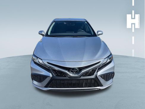 Used 2022 Toyota Camry XSE image 3