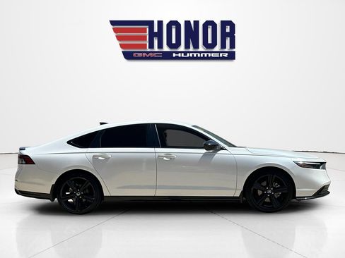 Used 2023 Honda Accord Sport image 3