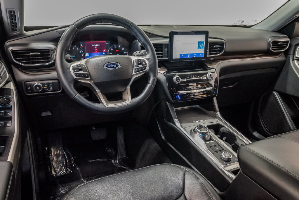 Used 2022 Ford Explorer Limited AWD/4WD image 9