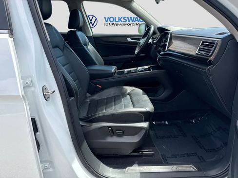 Used 2024 Volkswagen Atlas SEL AWD/4WD image 27