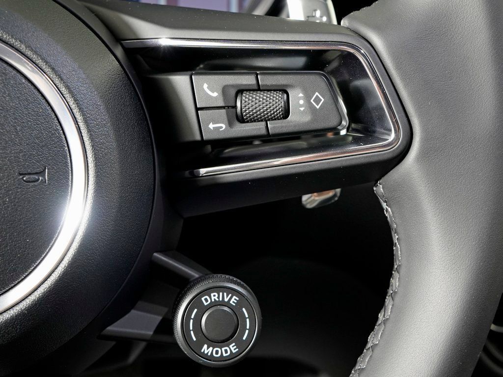 Certified 2026 Porsche Macan S AWD/4WD image 24