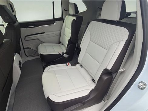 New 2026 GMC Acadia Denali w/ Super Cruise Package image 35