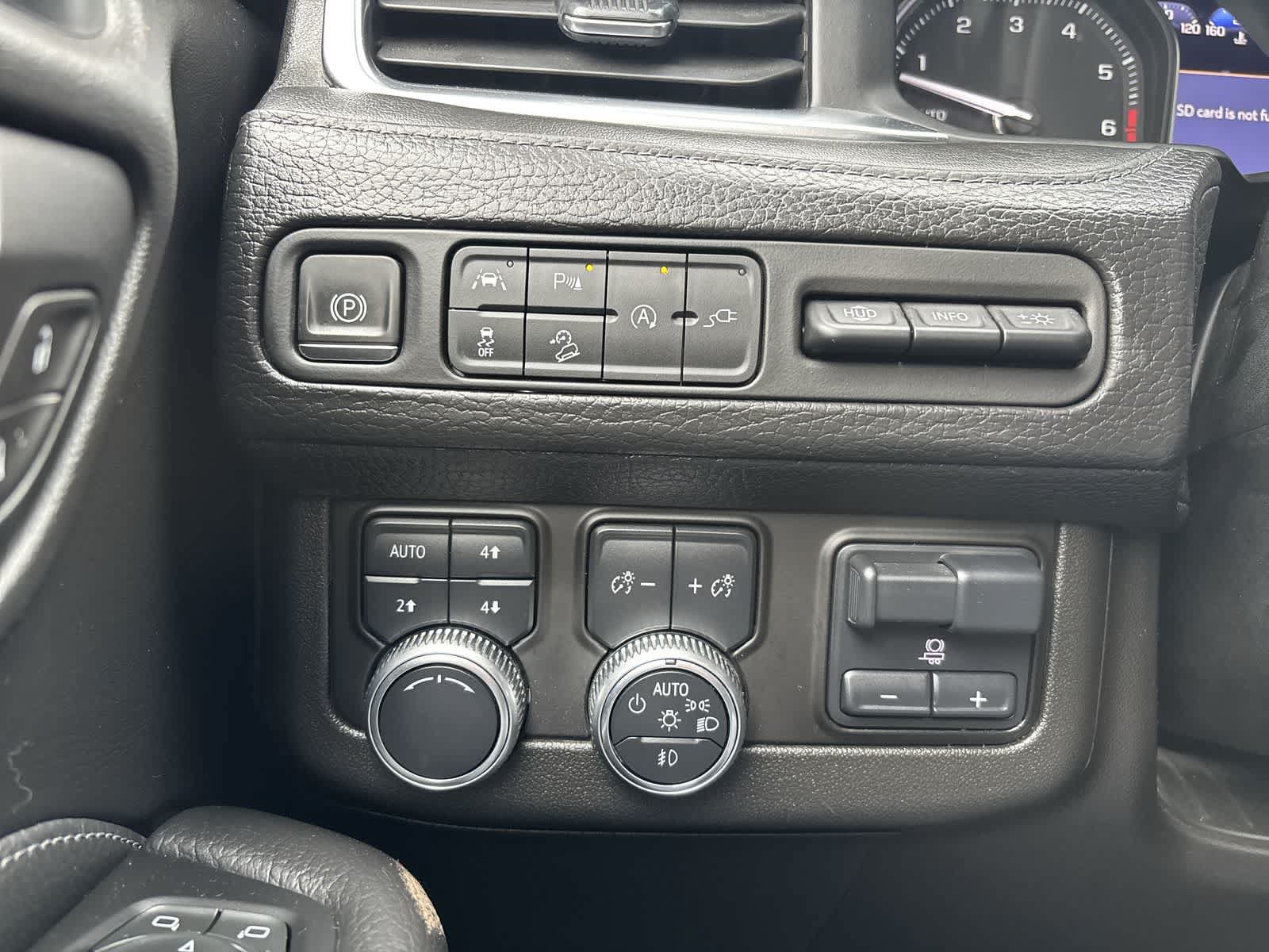 Used 2021 GMC Yukon Denali w/ Denali Premium Package AWD/4WD image 8