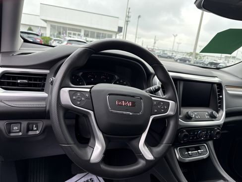 Certified 2023 GMC Acadia SLE w/ Driver Convenience Package image 13