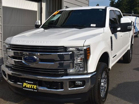 Used 2019 Ford F250 Lariat w/ Lariat Value Package image 2