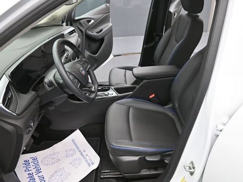 Used 2025 Buick Encore GX Sport Touring FWD image 18