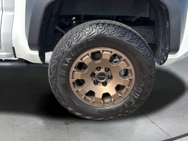 Used 2025 Toyota Tacoma 4x4 Double Cab Hybrid image 31