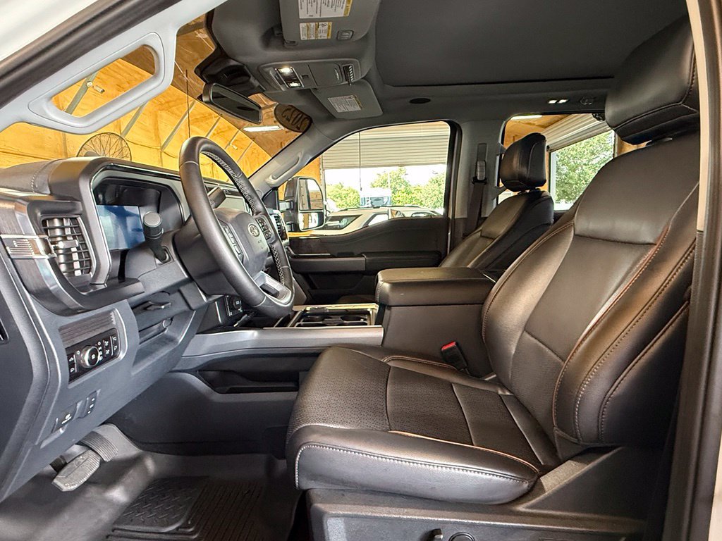 Used 2025 Ford F250 Lariat w/ Lariat Ultimate Package AWD/4WD image 4