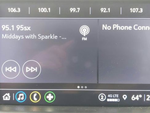 Used 2024 GMC Terrain SLT image 25