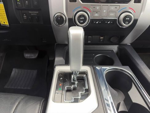 Used 2019 Toyota Tundra Limited w/ Limited Premium Package AWD/4WD image 3