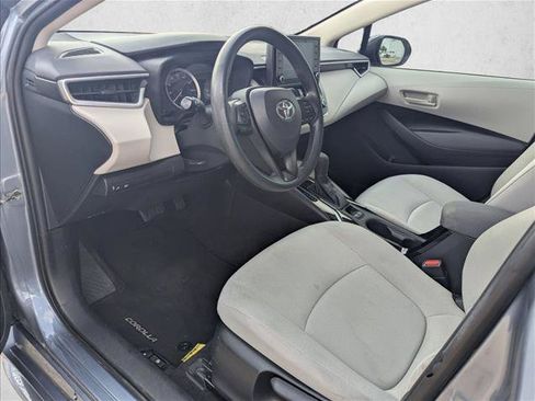 Used 2022 Toyota Corolla LE FWD image 6