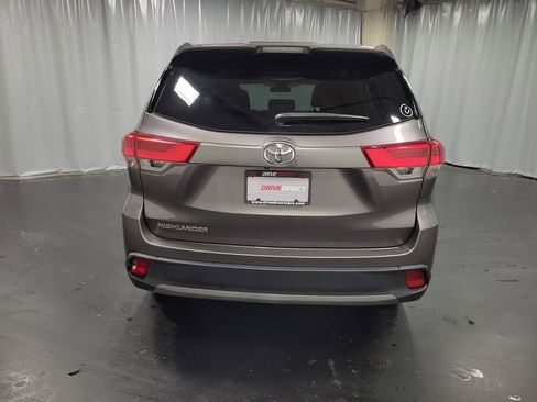 Used 2019 Toyota Highlander LE FWD image 8