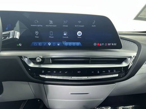 Used 2026 Cadillac Lyriq Sport AWD/4WD image 13