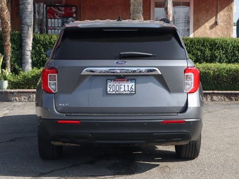Used 2022 Ford Explorer XLT image 8