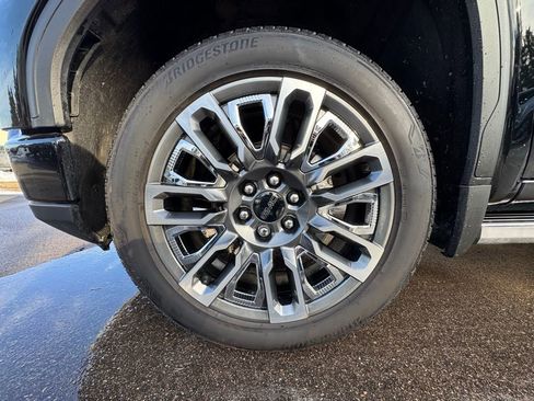 Used 2025 GMC Sierra 1500 Denali Ultimate AWD/4WD image 17