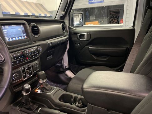 Used 2023 Jeep Wrangler Unlimited Sport image 13