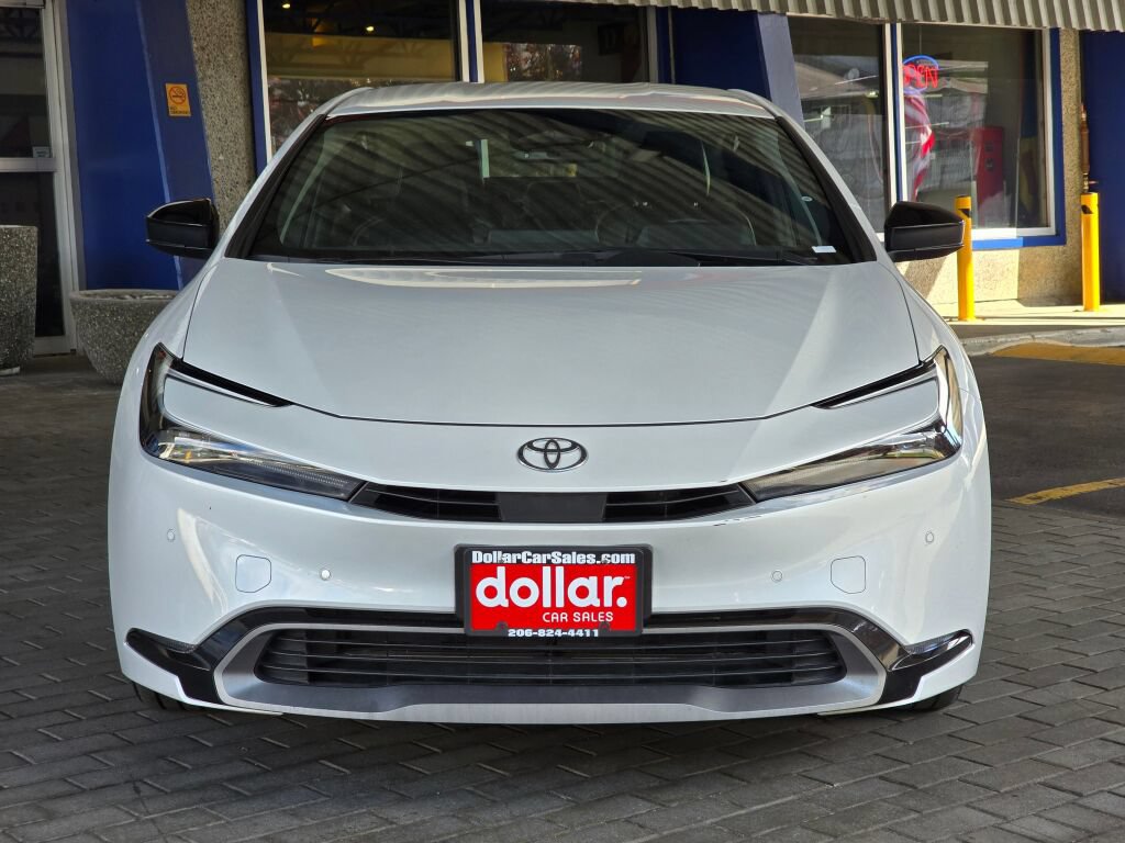 Used 2024 Toyota Prius XLE FWD image 2