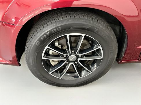 Used 2019 Dodge Grand Caravan GT image 11