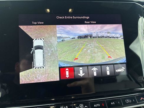 Used 2025 Jeep Wagoneer L Series III w/ Premium Group I AWD/4WD image 23