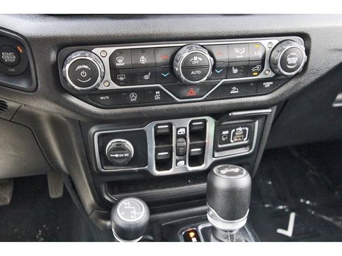 Used 2025 Jeep Wrangler Unlimited Sport AWD/4WD image 20