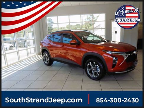 Used 2024 Chevrolet Trax LT w/ Driver Confidence Package FWD image 1